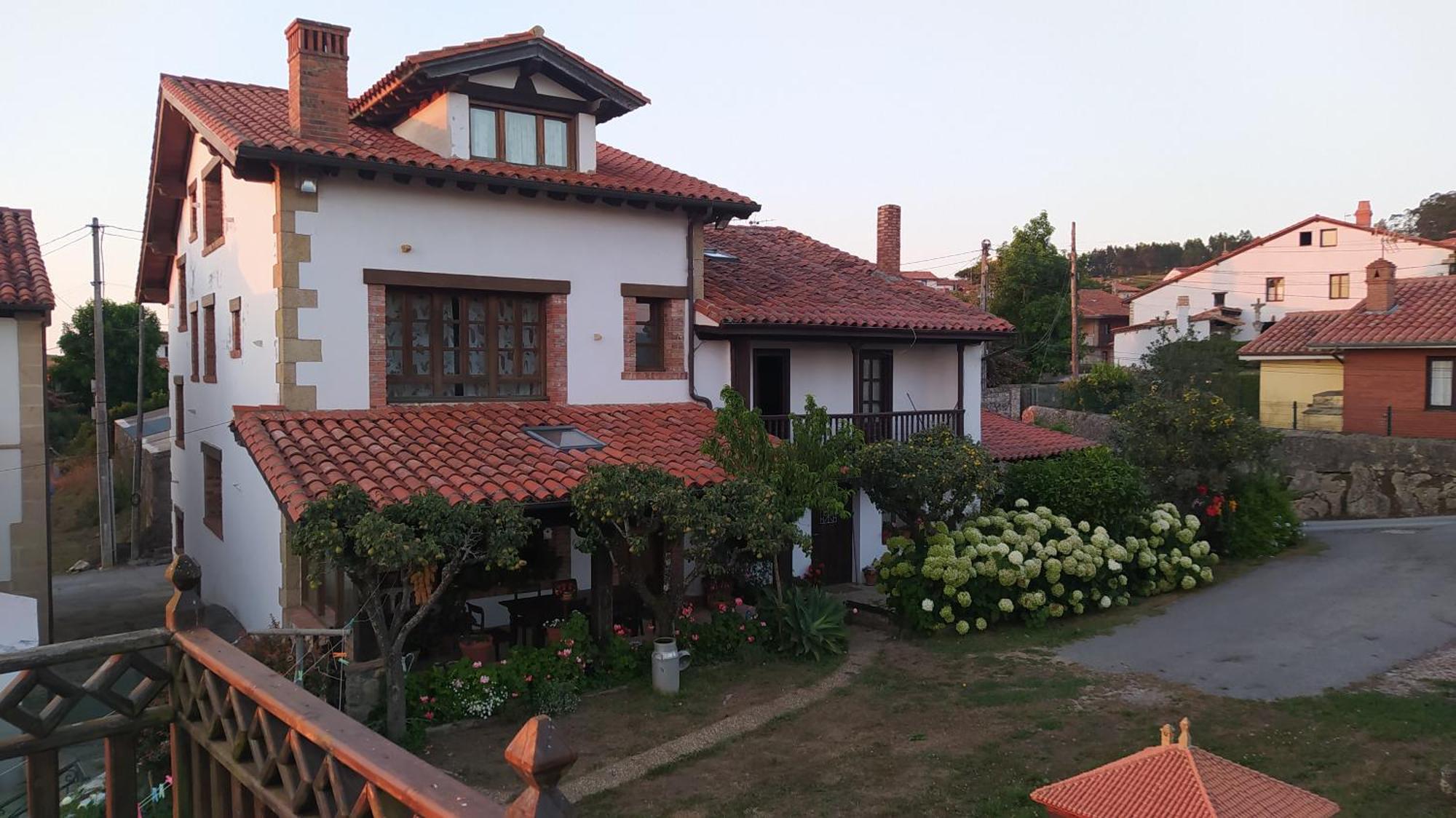 코밀라스 Casa Mari Paz Trasvia 빌라 외부 사진