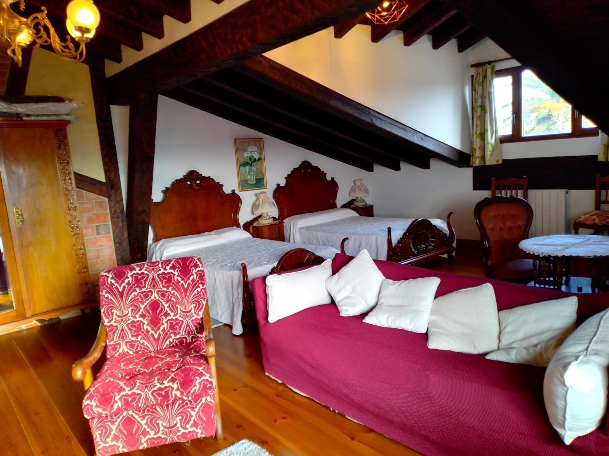 코밀라스 Casa Mari Paz Trasvia 빌라 외부 사진